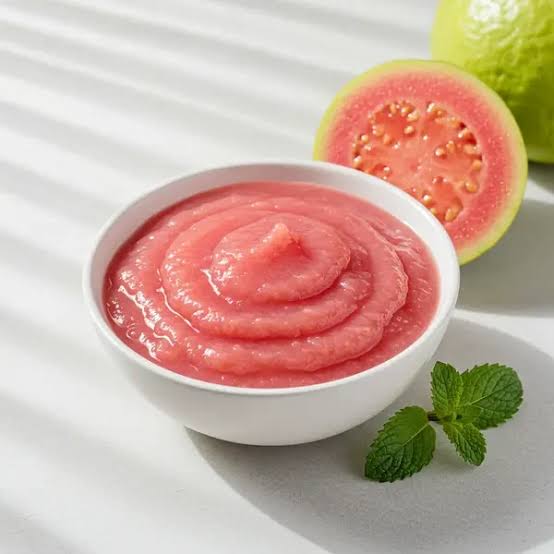 Aseptic Guava Pulp in bowl
